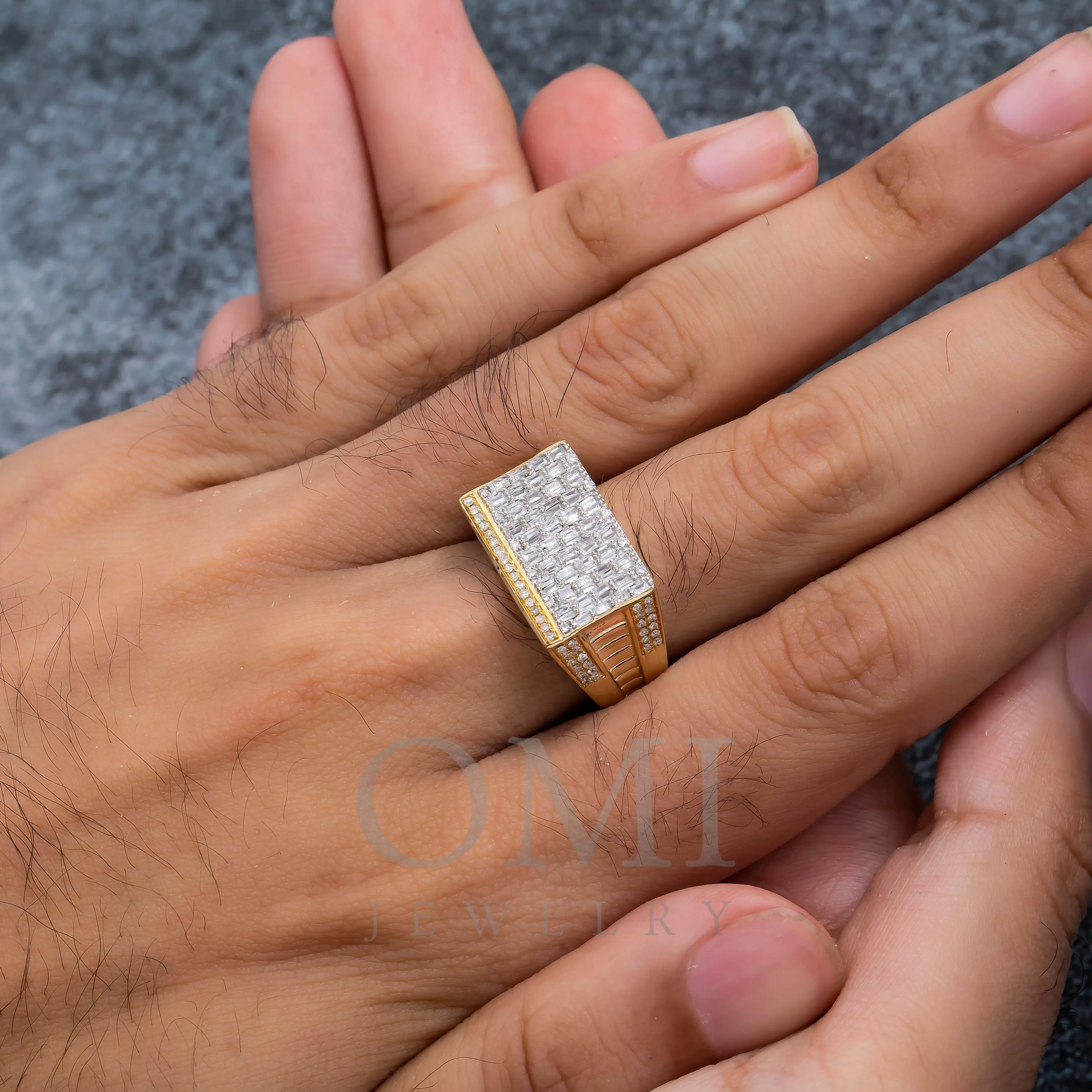 14K GOLD BAGUETTE DIAMOND RECTANGULAR RING 0.83 CT