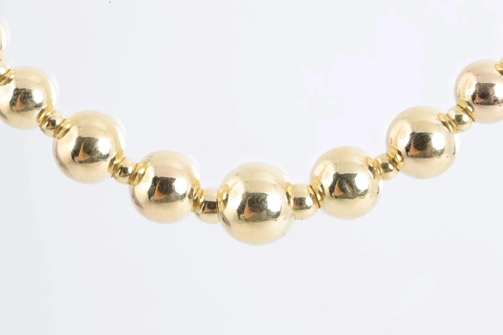 18" 14k Yellow Gold Graduated Bead Necklace (5.19g.)