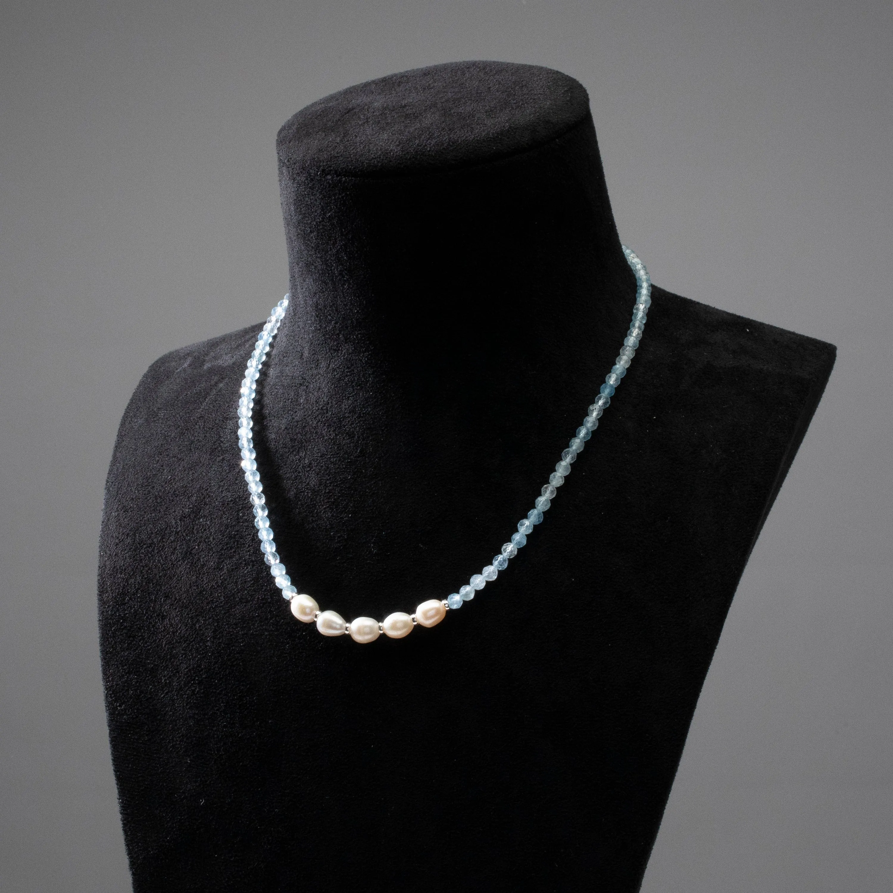 4mm Faceted Aquamarine Bead Necklace with 5 Pearls with 925 Silver Clasp