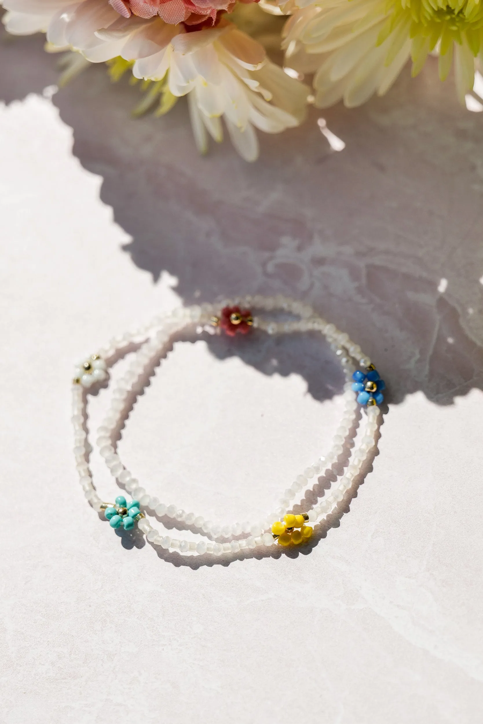 Beaded Flower Bracelet Set in White