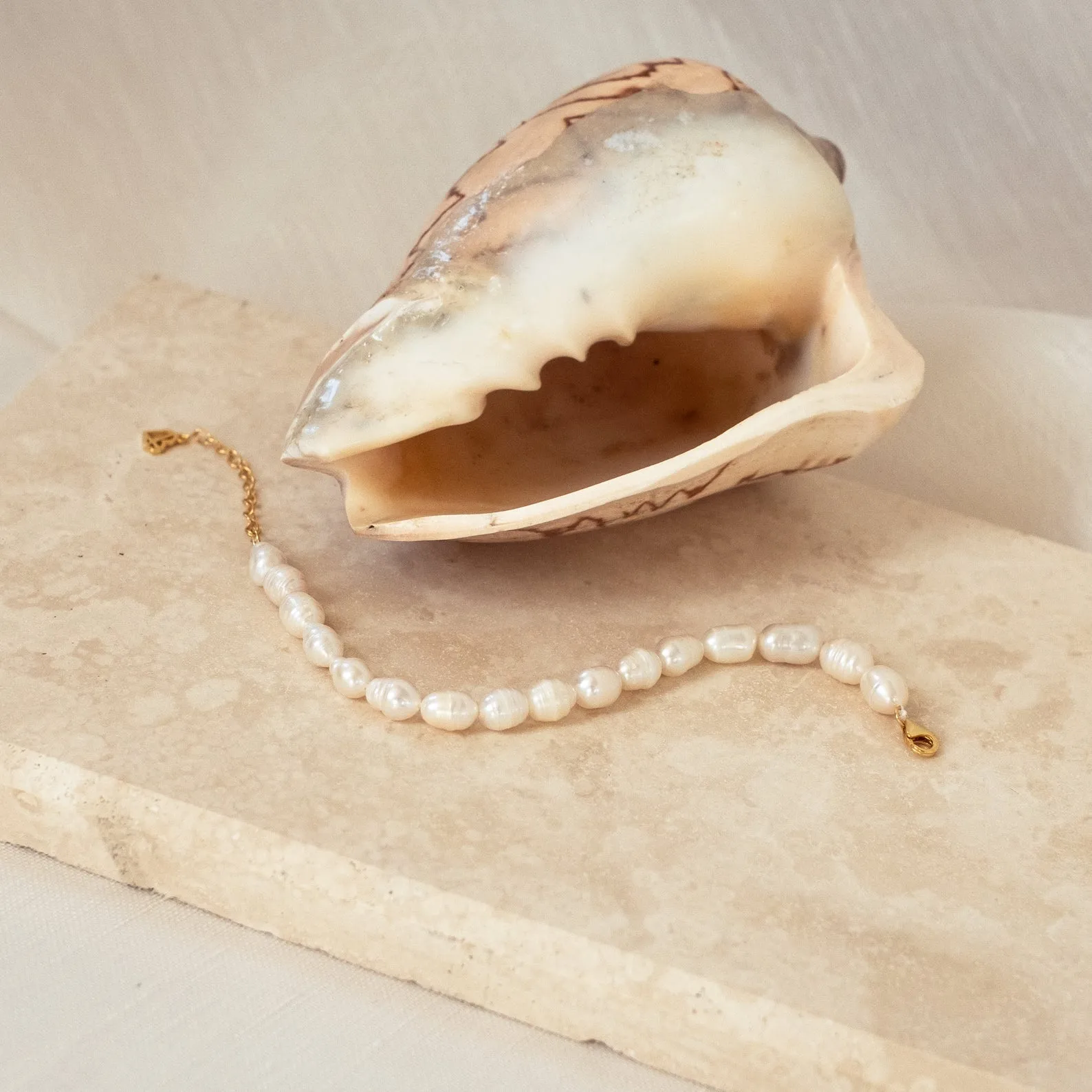 Bold Pearl Bracelet