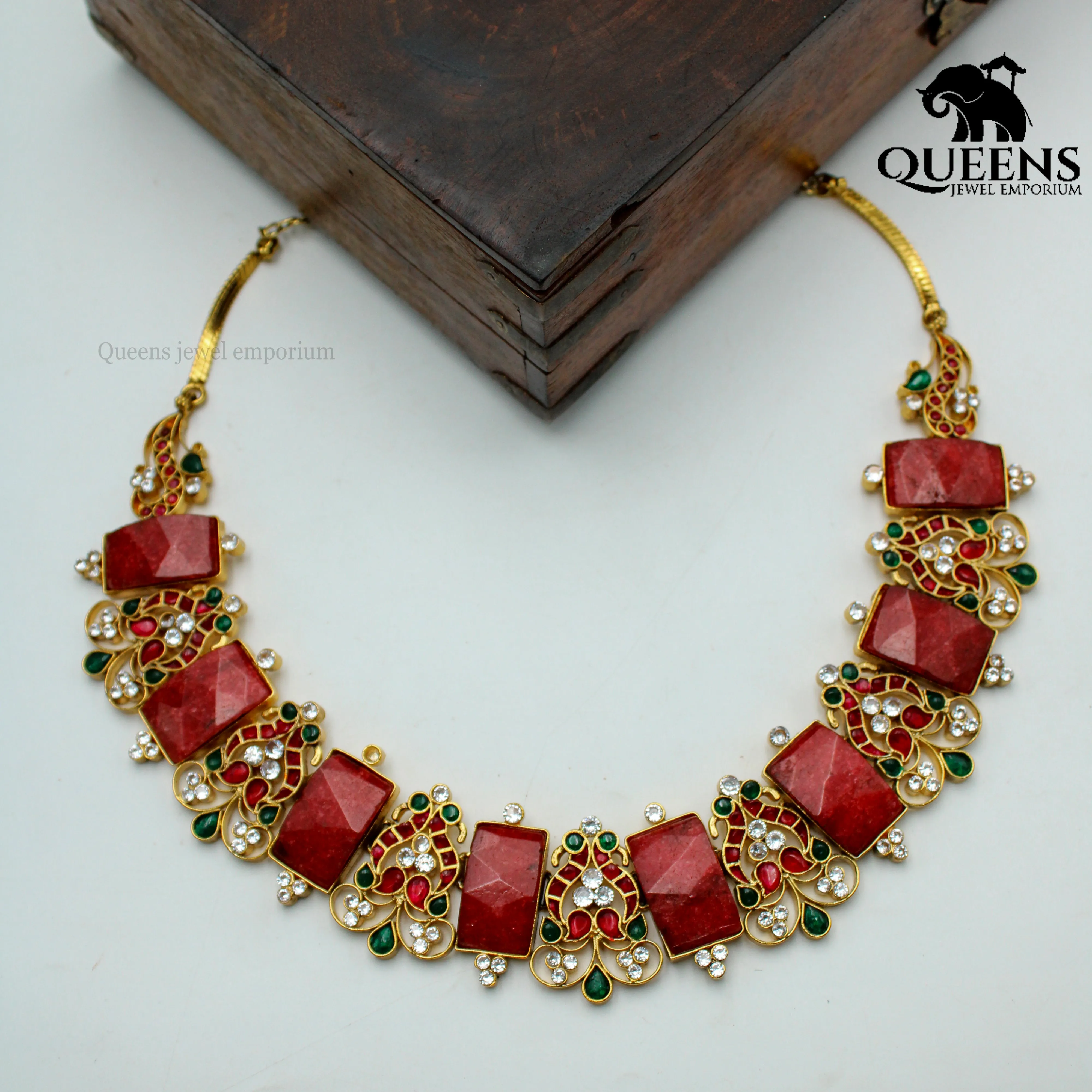 HANSINI NECKLACE