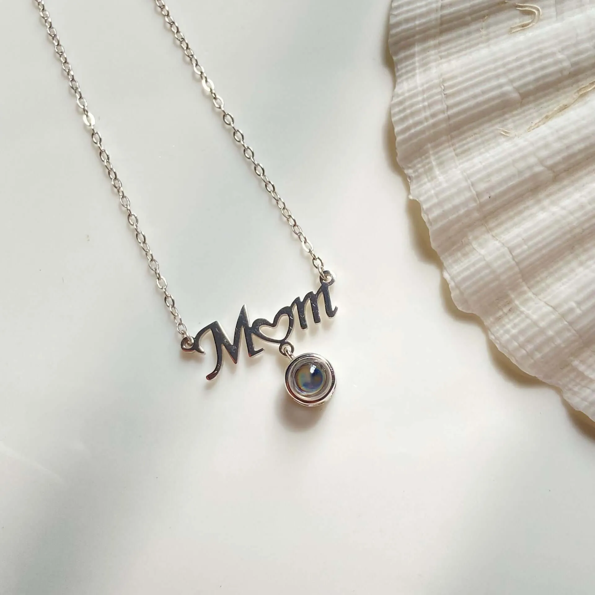 Love Heart Shaped Projection Necklace I Love You Mom Necklace with Picture Inside