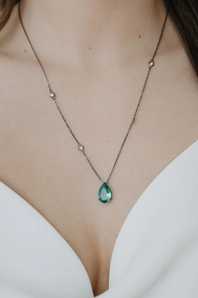 PEAR SHAPE SOLITAIRE NECKLACE