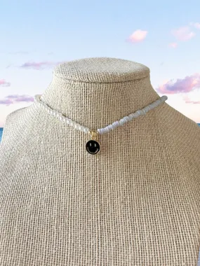 SEASHORE PEARL BEADED SMILEY FACE CHOKER