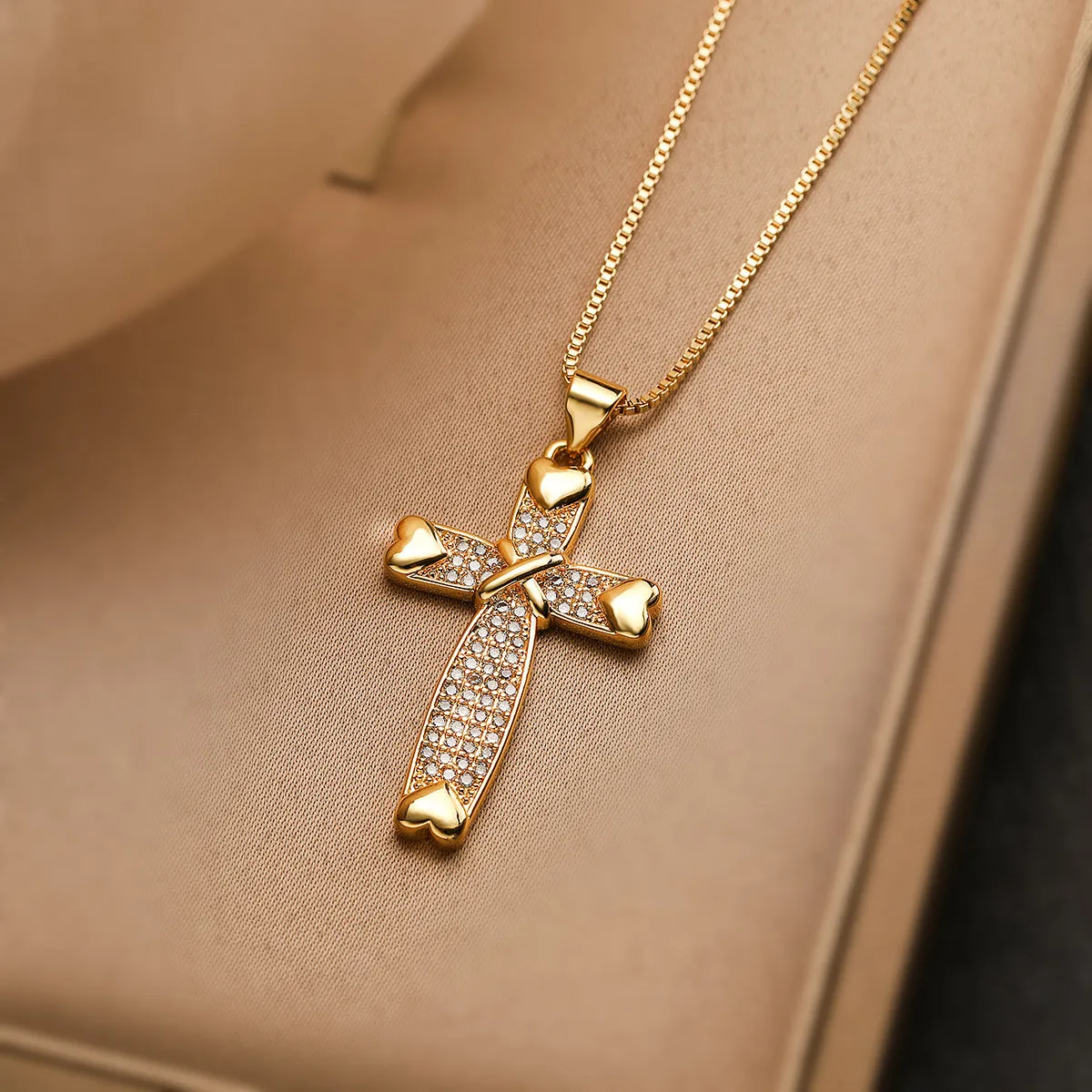 Sisslia Personality Jewelry Gold Plated Stainless Steel Chain Choker Cross Pendant Necklace Jewelry For Women