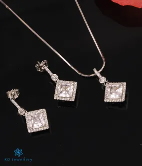 The Verity Solitaire Silver Pendant Set